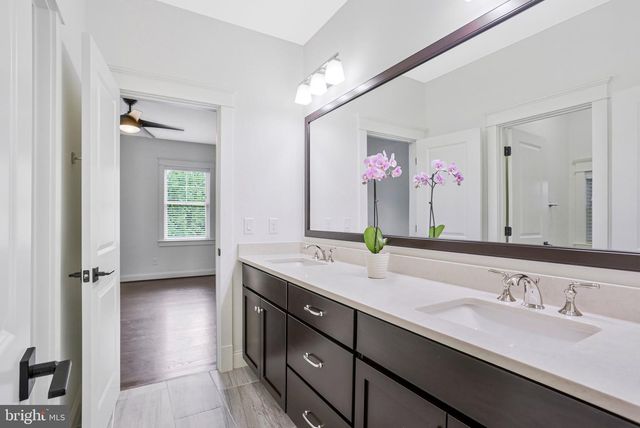 1712 EAST AVE, Mclean, VA 22101
