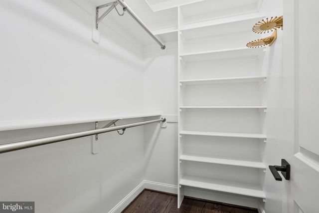 1712 EAST AVE, Mclean, VA 22101