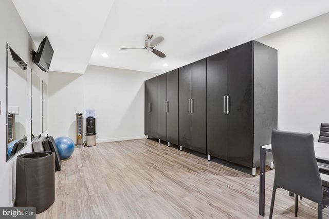 1712 EAST AVE, Mclean, VA 22101