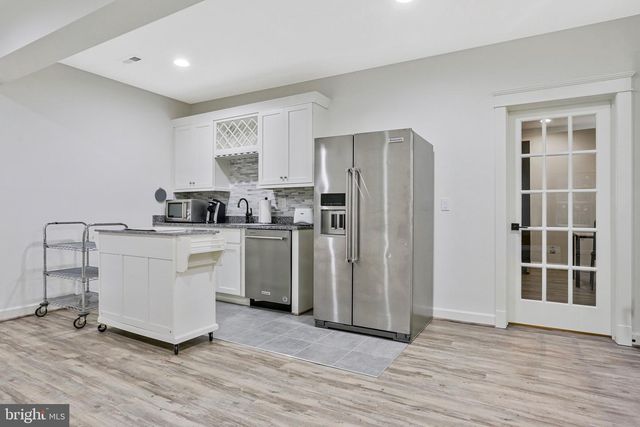1712 EAST AVE, Mclean, VA 22101