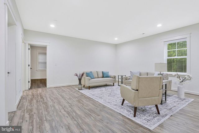 1712 EAST AVE, Mclean, VA 22101
