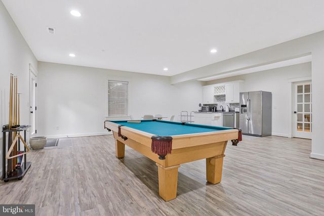 1712 EAST AVE, Mclean, VA 22101