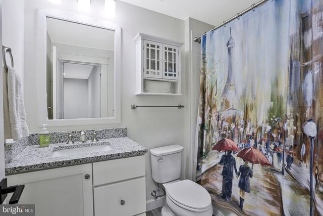 1712 EAST AVE, Mclean, VA 22101