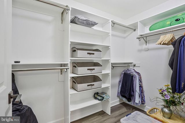 1712 EAST AVE, Mclean, VA 22101