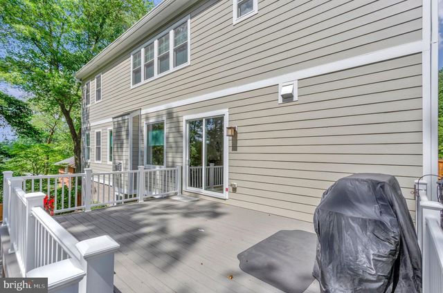 1712 EAST AVE, Mclean, VA 22101