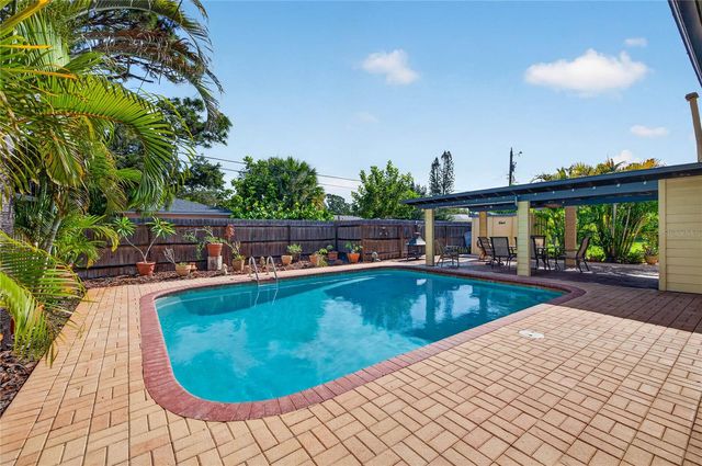 6113 10TH AVENUE S, Gulfport, FL 33707