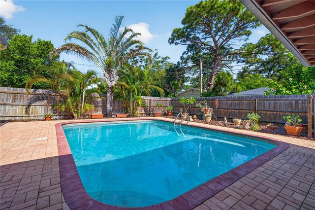6113 10TH AVENUE S, Gulfport, FL 33707