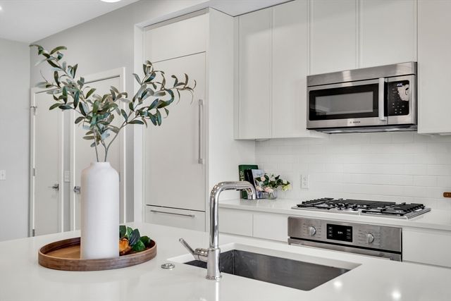 191 Washington St 721, Boston, MA 02135