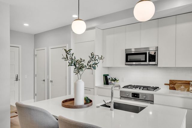 191 Washington St 721, Boston, MA 02135