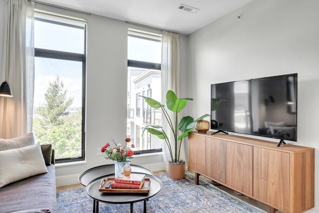191 Washington St 721, Boston, MA 02135
