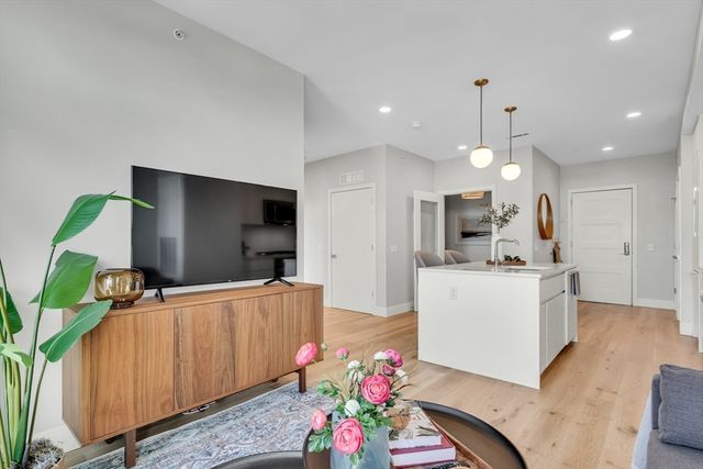 191 Washington St 721, Boston, MA 02135