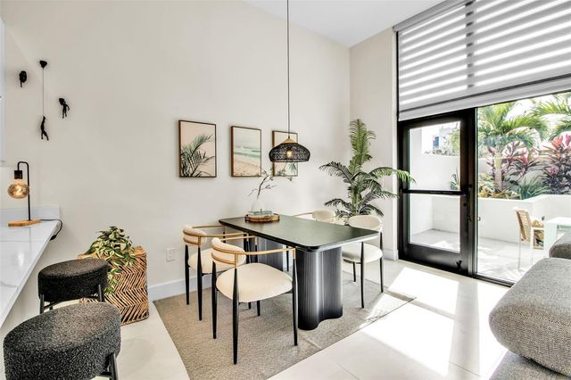 1558 4TH STREET 208, Sarasota, FL 34236