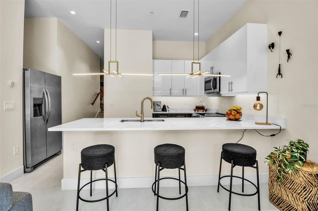 1558 4TH STREET 208, Sarasota, FL 34236