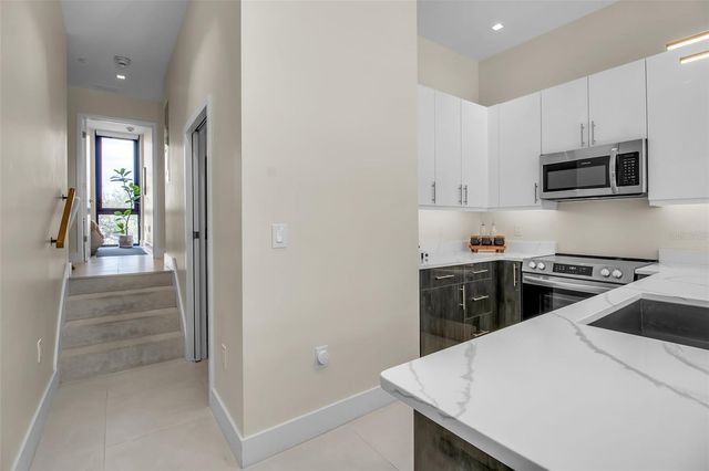 1558 4TH STREET 208, Sarasota, FL 34236