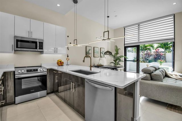 1558 4TH STREET 208, Sarasota, FL 34236