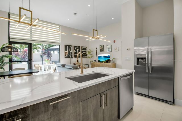 1558 4TH STREET 208, Sarasota, FL 34236