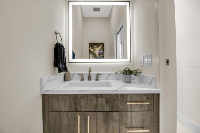 1558 4TH STREET 208, Sarasota, FL 34236