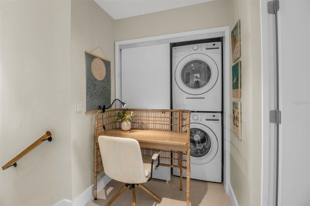 1558 4TH STREET 208, Sarasota, FL 34236