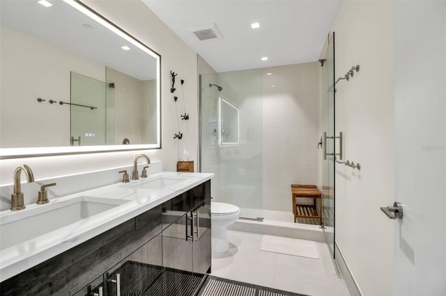 1558 4TH STREET 208, Sarasota, FL 34236