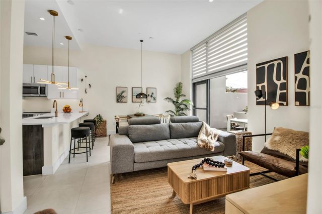 1558 4TH STREET 208, Sarasota, FL 34236