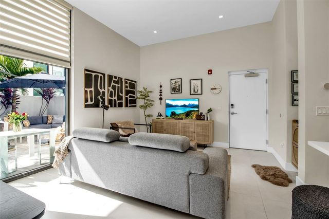 1558 4TH STREET 208, Sarasota, FL 34236