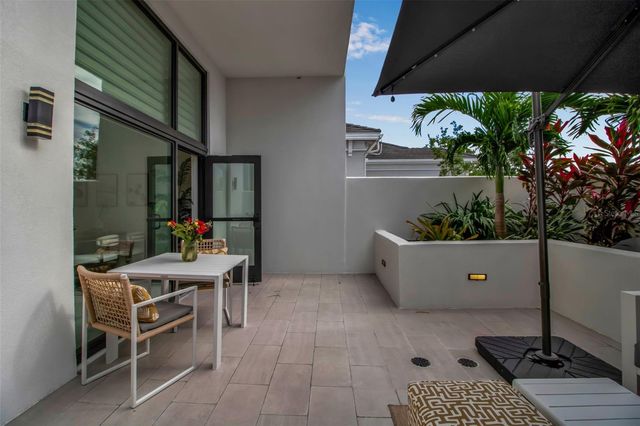 1558 4TH STREET 208, Sarasota, FL 34236