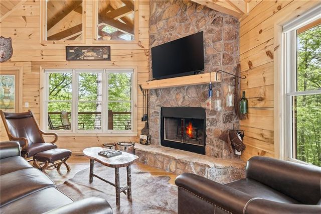 85 Christopher Drive, Ellijay, GA 30540