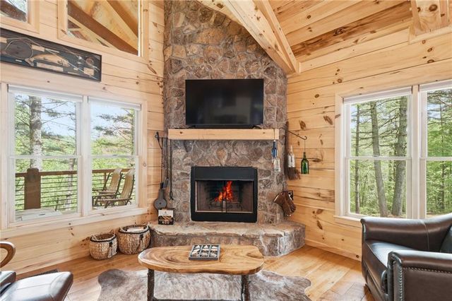 85 Christopher Drive, Ellijay, GA 30540