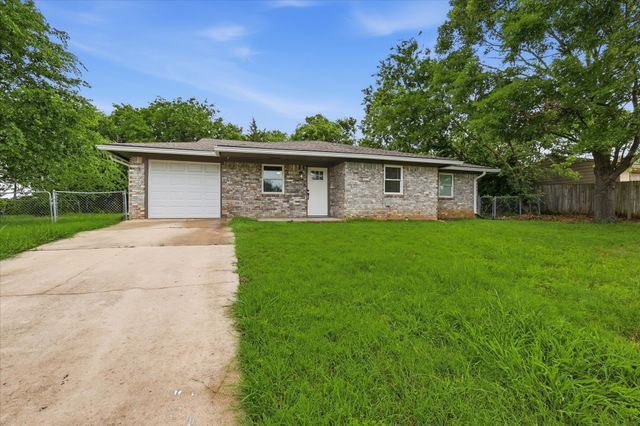 1701 Aster Street, Gainesville, TX 76240