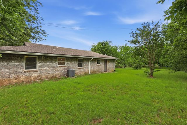 1701 Aster Street, Gainesville, TX 76240