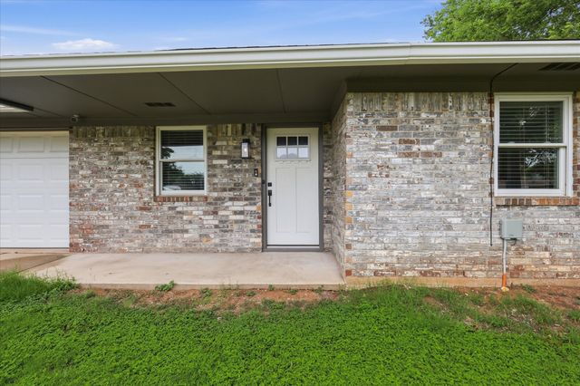 1701 Aster Street, Gainesville, TX 76240