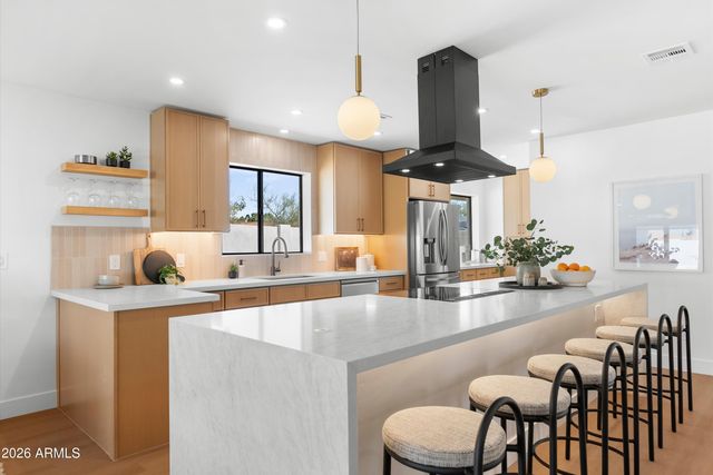 5334 E SHERIDAN Street, Phoenix, AZ 85008