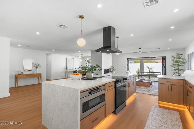 5334 E SHERIDAN Street, Phoenix, AZ 85008