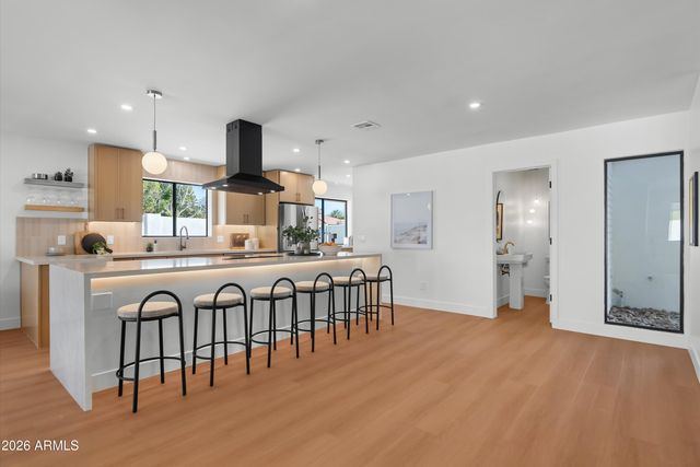 5334 E SHERIDAN Street, Phoenix, AZ 85008