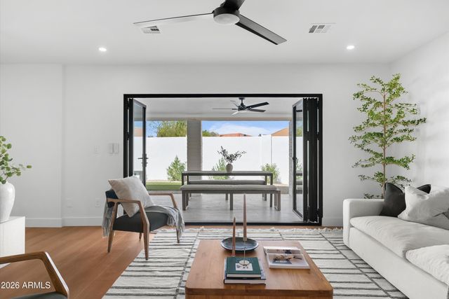 5334 E SHERIDAN Street, Phoenix, AZ 85008