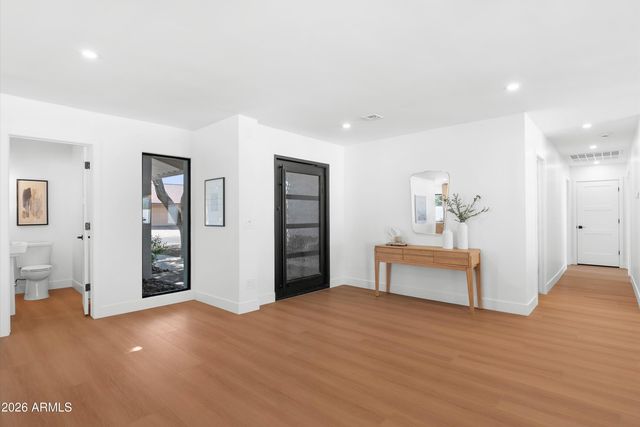 5334 E SHERIDAN Street, Phoenix, AZ 85008