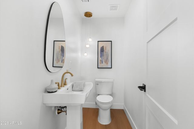 5334 E SHERIDAN Street, Phoenix, AZ 85008