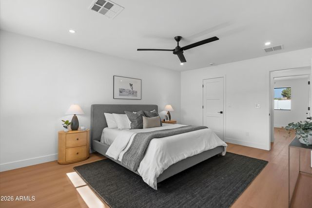 5334 E SHERIDAN Street, Phoenix, AZ 85008