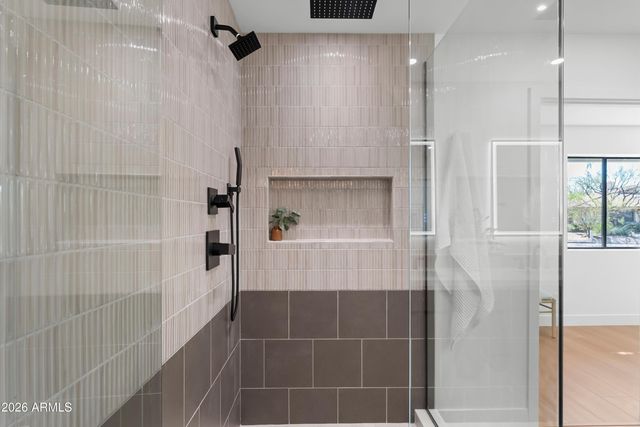 5334 E SHERIDAN Street, Phoenix, AZ 85008