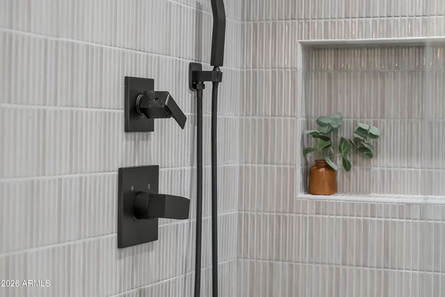 5334 E SHERIDAN Street, Phoenix, AZ 85008