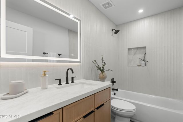 5334 E SHERIDAN Street, Phoenix, AZ 85008