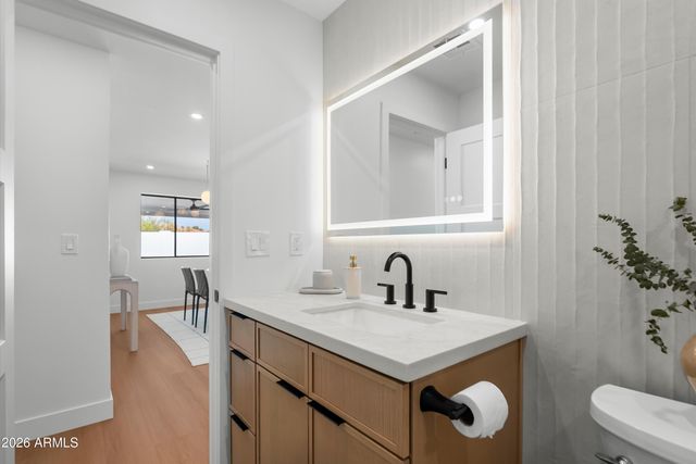 5334 E SHERIDAN Street, Phoenix, AZ 85008