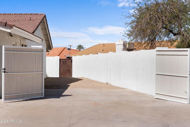 5334 E SHERIDAN Street, Phoenix, AZ 85008