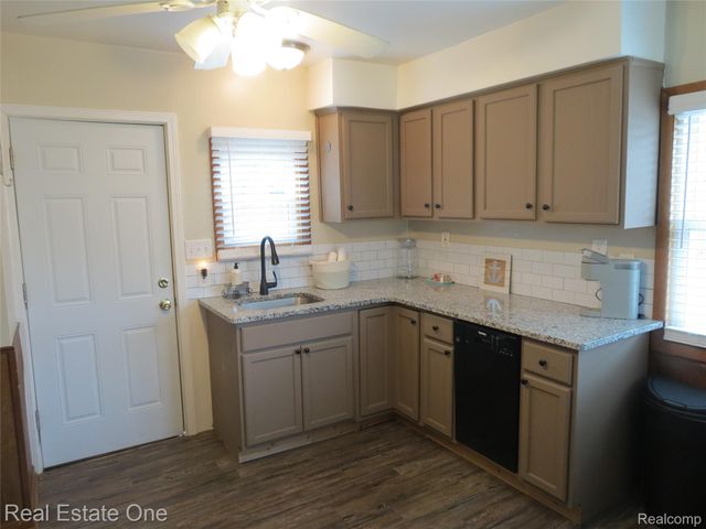 1648 Lombardy, Highland Charter Township, MI 48356