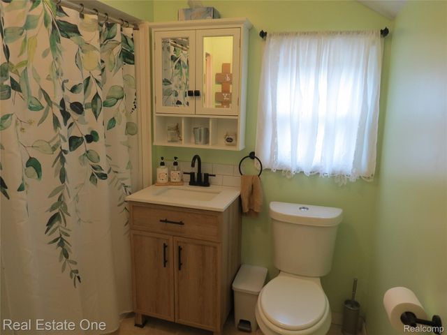 1648 Lombardy, Highland Charter Township, MI 48356