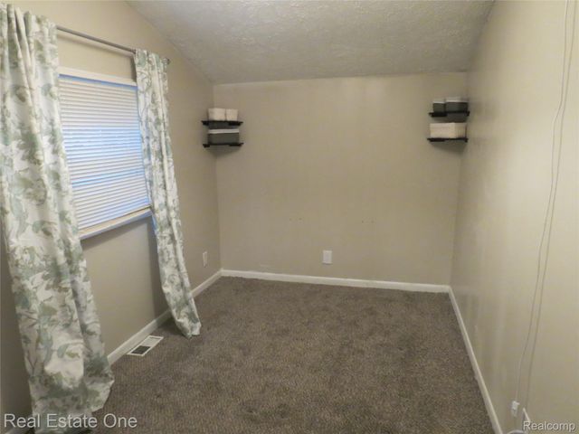 1648 Lombardy, Highland Charter Township, MI 48356