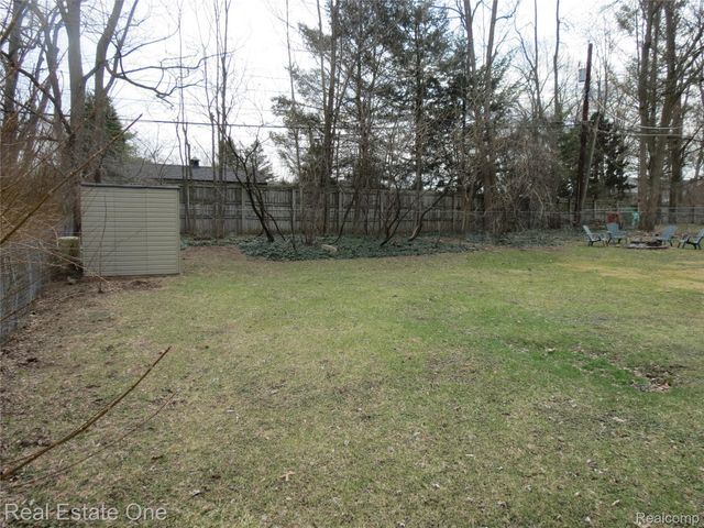 1648 Lombardy, Highland Charter Township, MI 48356