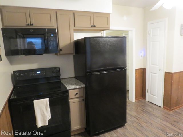 1648 Lombardy, Highland Charter Township, MI 48356