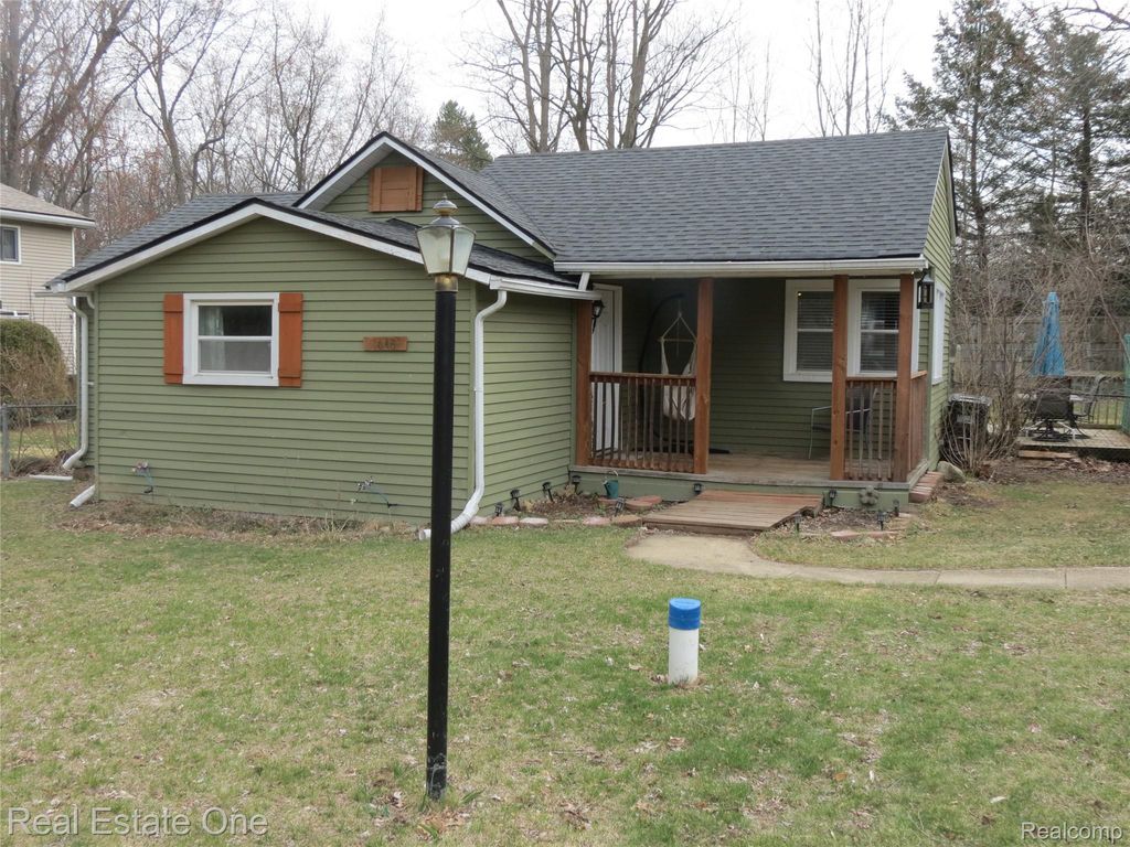 1648 Lombardy, Highland Charter Township, MI 48356