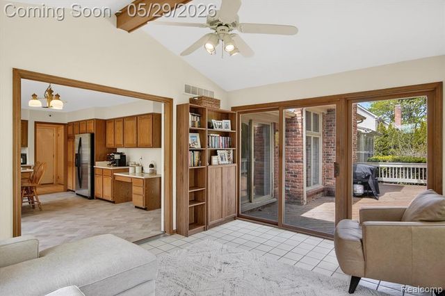 20308 Gary Lane, Livonia, MI 48152